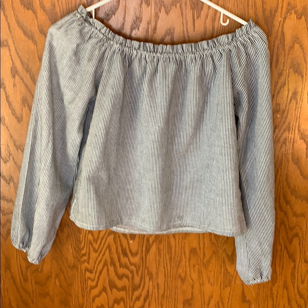 Brandy Melville off the shoulder top